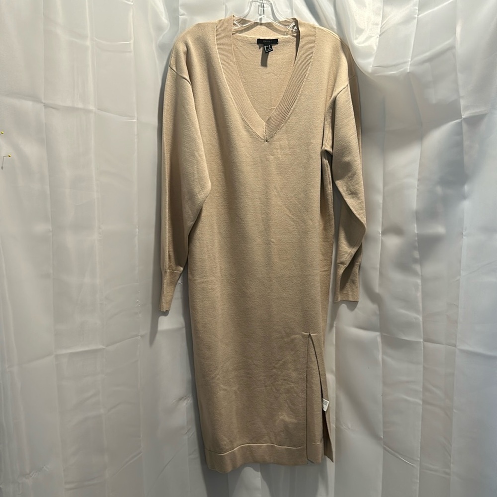 Woman’s forever 21 sweater dress large size gently worn color is tan